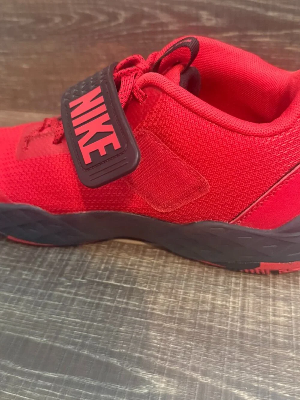 Nike Team Hustle D 12 Big Kid’s Basketball Shoes – Size 7Y